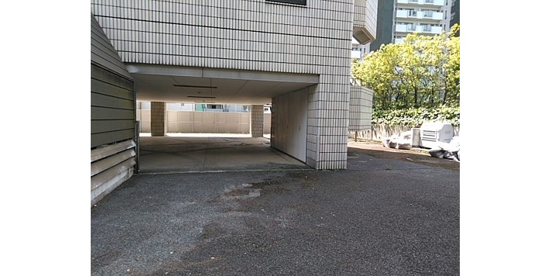 東京都多摩市 / 屋上、駐車場