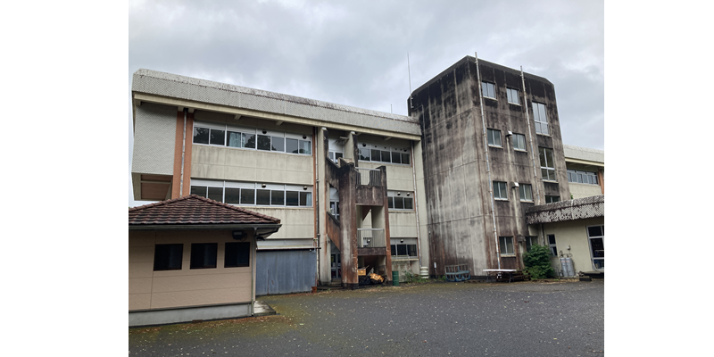 千葉県山武郡 / 旧学校、プール、校庭